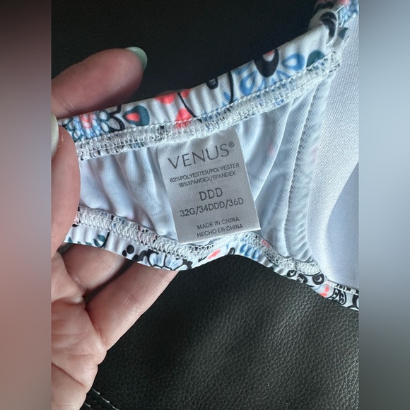 VENUS Paisley Floral Underwire Bikini Top NWT - Picture 4 of 5